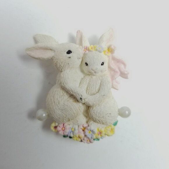 Vintage Cute Snuggle Bunnies Brooch, White and Floral Love Sweetheart Pin, Estat - Picture 6 of 6